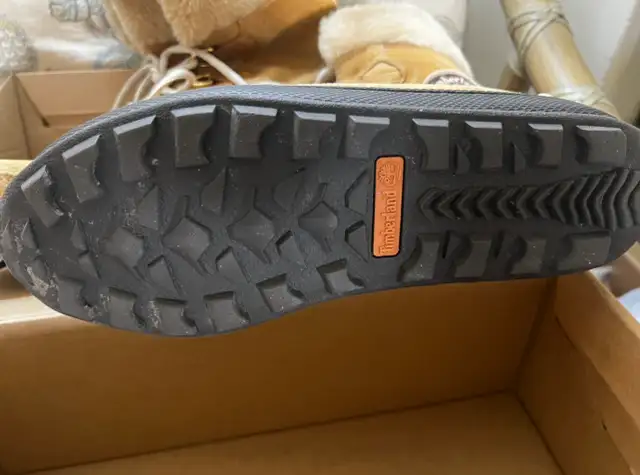 Timberland Winter Boots - Women's Size 8 in Other in City of Toronto - Image 4