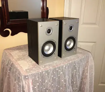 2-Way Dual 5.25" Bookshelf Loudspeaker from Canadian speaker company Precision Acoustics From Precis...
