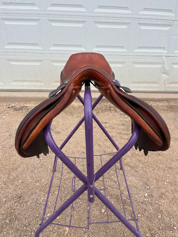 15” intrepid youth English saddle in Equestrian & Livestock Accessories in Regina - Image 3