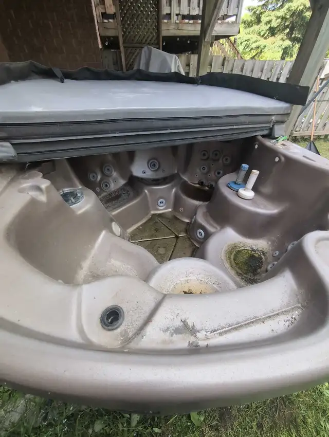 Hot Tub For Sale in Hot Tubs & Pools in Kitchener / Waterloo - Image 7