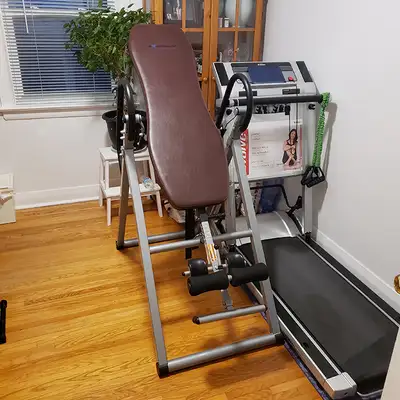full-length padded backrest, adjustable height, foam ankle support — excellent condition. Lightly us...