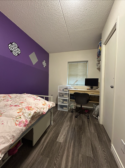- All female apartment - 1 bedroom with ensuite bathroom share with 1 person - Utilities included (h...