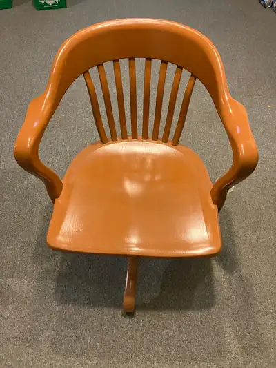 Chaise en bois, solide, pivotante
