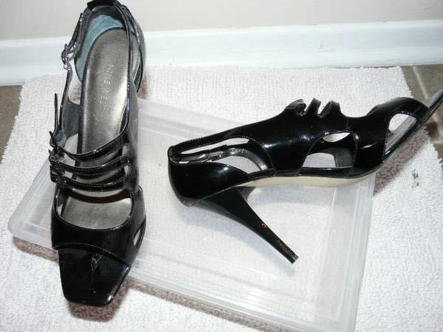 Nine West Black Patent Shoes, 4" heel, Size 8.5 - $55 in Women's - Shoes in Oakville / Halton Region - Image 2