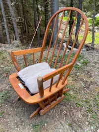 Chaise berceuse sur bille