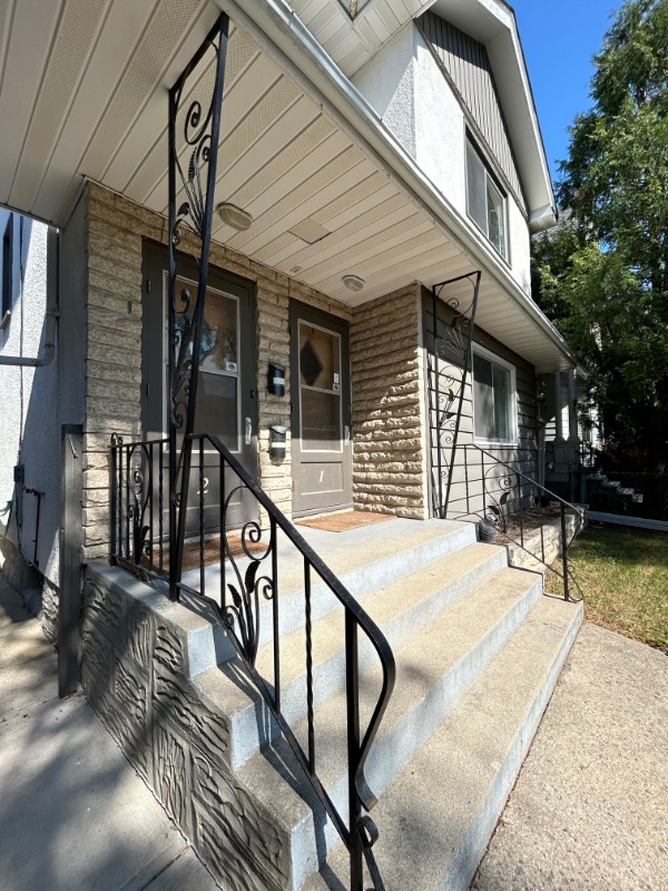 2 Bed 1 Bath for Rent McMillan / Osborne **Big Yard Very Clean** Long
