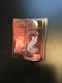 Vintage Baileys Irish Cream Shot Glass set of 2 Glasses Swirl De