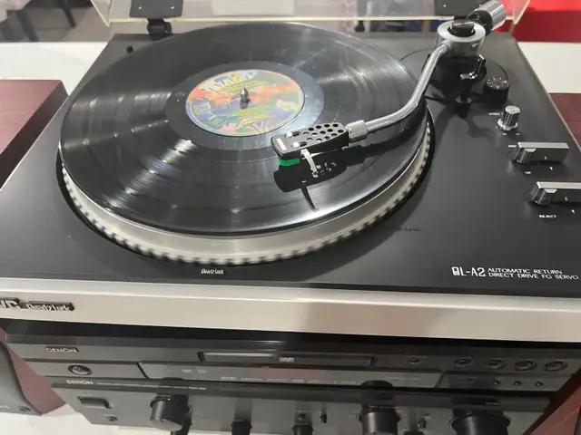 JVC QL-A2 direct drive turntable in Stereo Systems & Home Theatre in Mississauga / Peel Region - Image 3