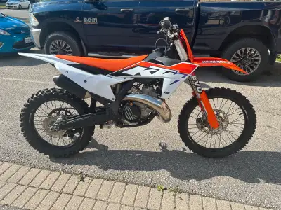 Used as a trail bike no real high rpm MX riding. +50 rider. Refresh top end at 45 hours 52 now. Fork...
