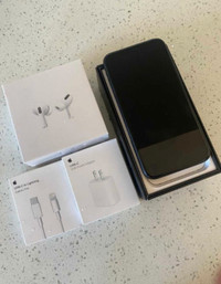 iPhone XR 64 GB **Airpods/Fast Charger/Cable**