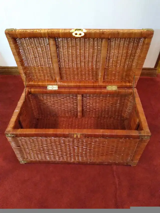 Wicker Trunk with Oversized Glass Top in Coffee Tables in City of Toronto - Image 6