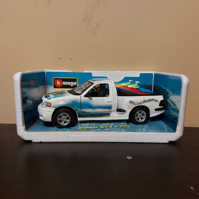 Burago Ford SVT F150 Water Scooter - NIB - 1/21 Scale - $28.00 in Toys & Games in Belleville - Image 4