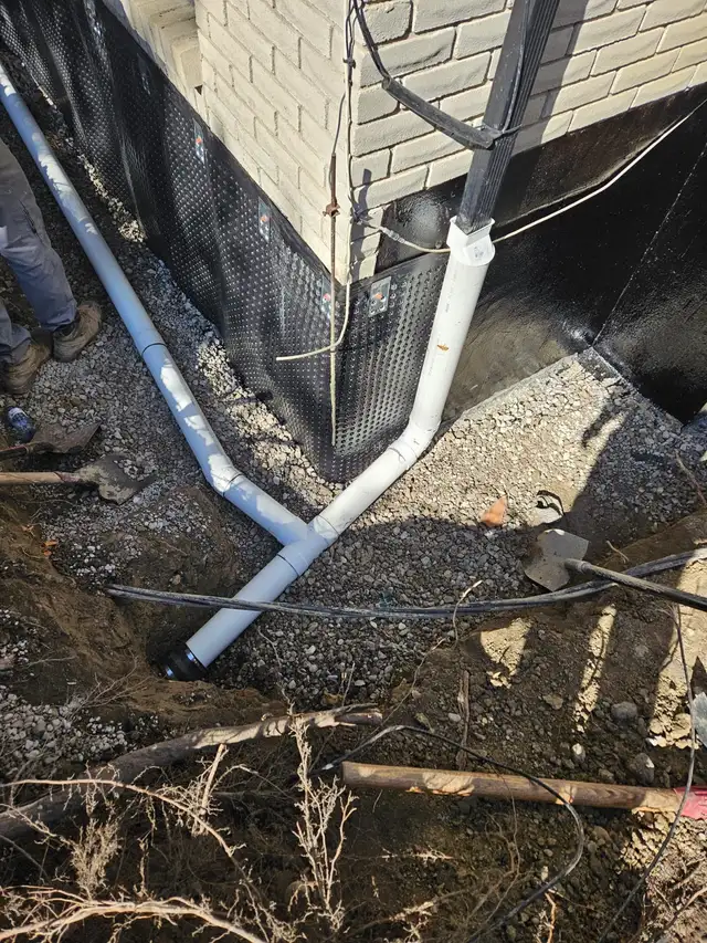 Excavating465964433293987842
