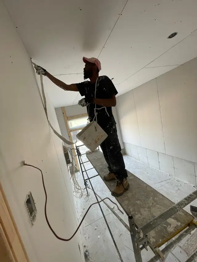 Interior Painter476385728057856000