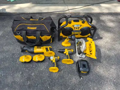 Dewalt 18v power tools with radio. (Drill, impact drill, skill saw, reciprocating saw and flashlight...