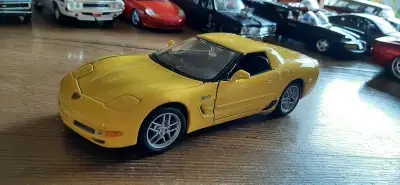 Diecast Chevrolet Corvette 2002 Maisto 1/24 Sans boîte Autos de collection miniatures, Voitures mini...