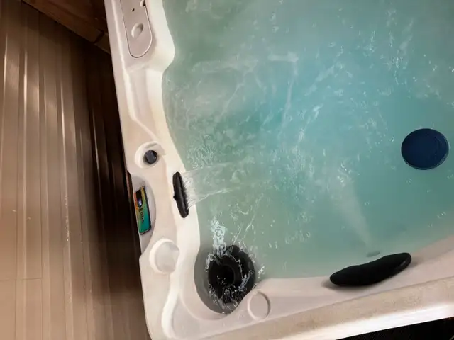 Fantasy Spas Entice Premiere Plug & Play Hot Tub in Hot Tubs & Pools in Kitchener / Waterloo - Image 5