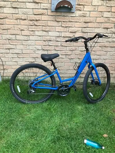 Norco Scene 3, 2024 Blue womans Bike Used less than 4 km. Excellent condition. Like New. Tire size 2...