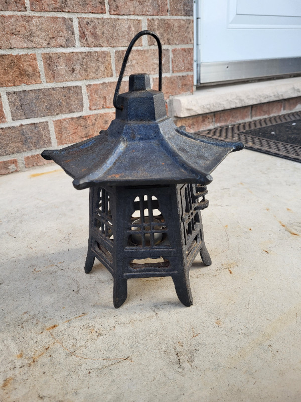 Vintage Cast Iron Candle Holder Japanese Pagoda in Arts & Collectibles in Hamilton - Image 3