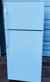 Ge mid size fridge - Very Good Condition, cold