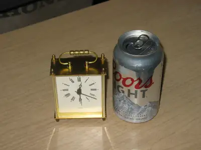 Petit cadran de bureau, View more