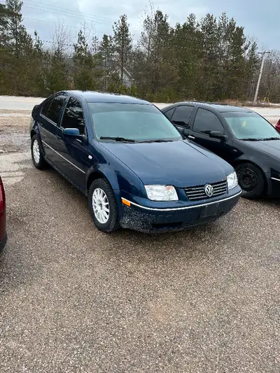 2 x 2004 VW Jetta TDIs. 2 cars for project or parts. $1500 as is