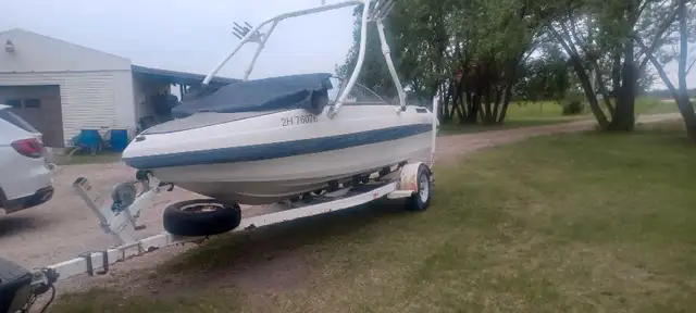 boat  1996 in Powerboats & Motorboats in Lloydminster - Image 5
