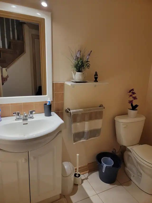 Private room for rent -Short term only in Ontario in Canada - Image 5