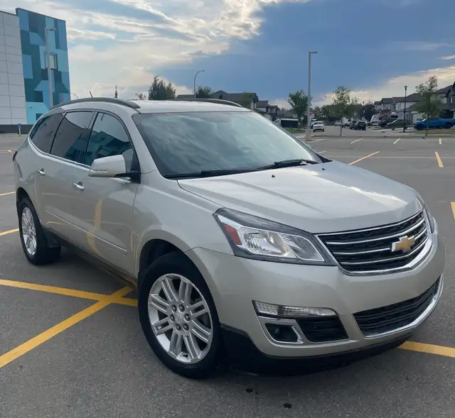 Chevrolet Traverse AWD, 3 Row, SUV