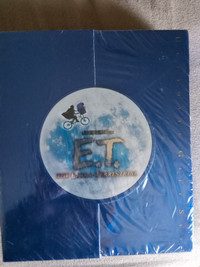 ET The Extra-Terrestrial ultimate gift set
