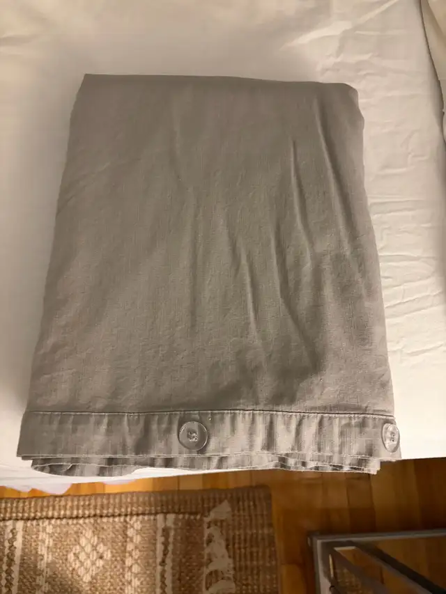 Queen duvet cover in Bedding in Ottawa - Image 2