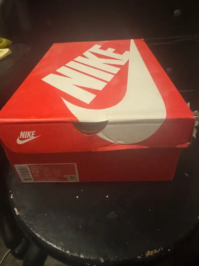 Nike Air Max 90 - Size 9.5  in Men's Shoes in City of Toronto - Image 2