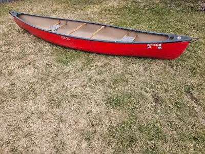 Ce canot est un vrai tank de rivières Excellent canot pour canot-camping et descente de rivières à r...