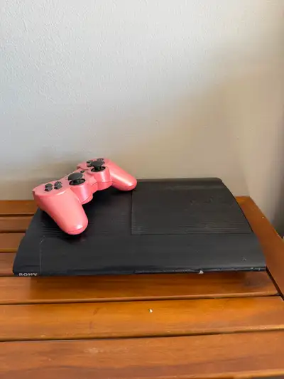 Selling a Sony PlayStation 3 Super Slim in good used condition! ✅ Disc drive with sliding cover ✅ Co...