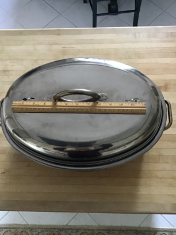 Large Stainless Steel Roasting Pan in Kitchen & Dining Wares in Edmonton