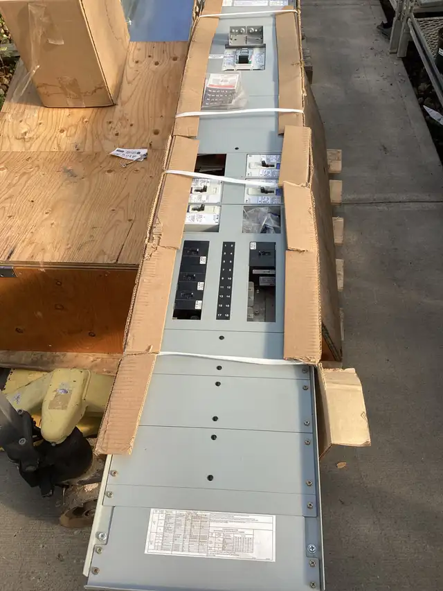 Eaton 600V electrical panel