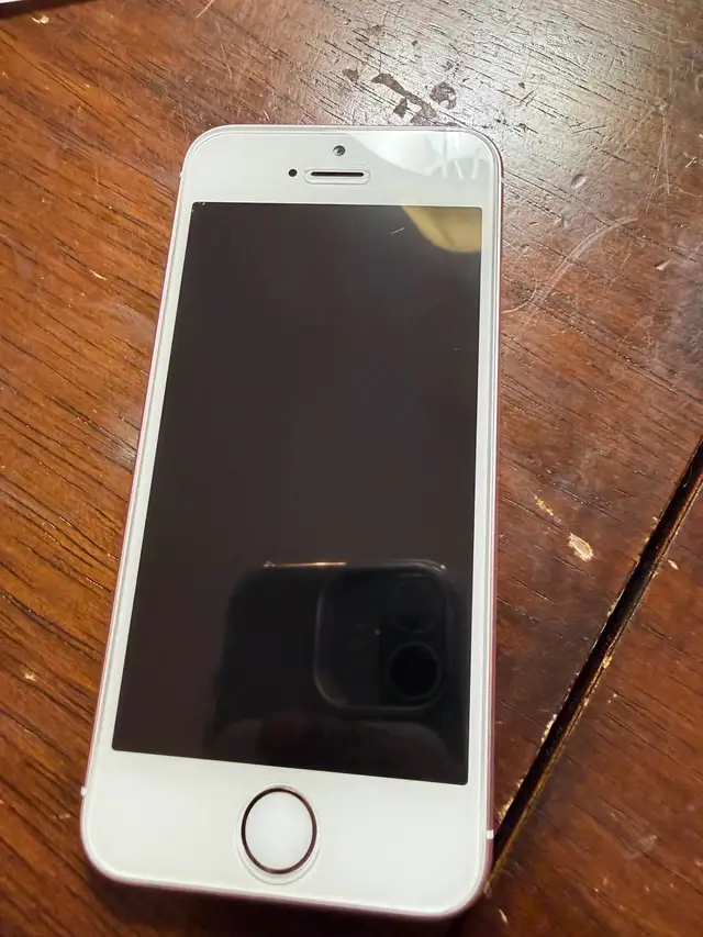 Apple iPhone SE 1st gen in Cell Phones in Kitchener / Waterloo - Image 4