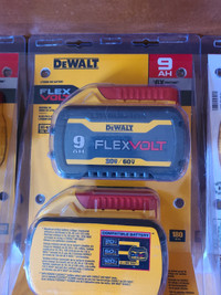 Ensemble dewalt de 2 batteries flexvolt 9 ampères neuf a vendre