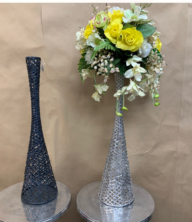 Metal Eiffel Tower flowers stand 24”  in Home Décor & Accents in Markham / York Region