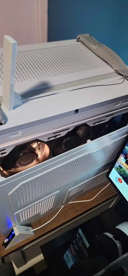 Beautiful white gaming/studio PC in Desktop Computers in Edmonton - Image 6