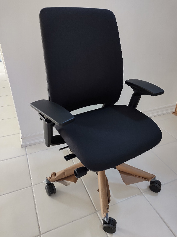 Steelcase Amia Chair (Brand New in Box) in Chairs & Recliners in Mississauga / Peel Region - Image 2