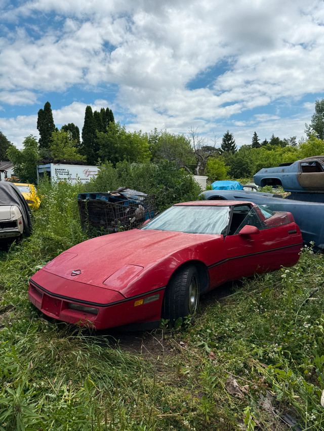 1987 CORVETTE RED CONVERTIBLE TWO DOORS in Cars & Trucks in Markham / York Region