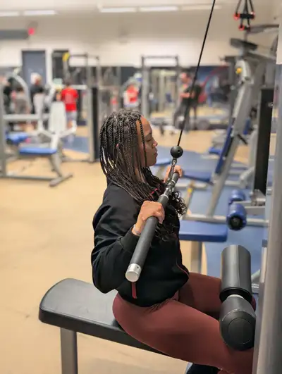  LOOKING FOR A SOCIAL MEDIA MANIAC — NO PAY — FREE BOXING GYM, View more