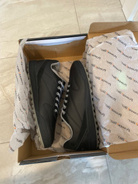 Brand new Powerbilt spikeless golf shoes size 8