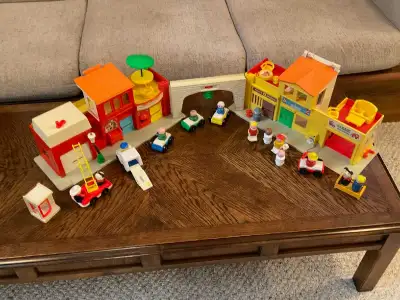1970's Little People Village.