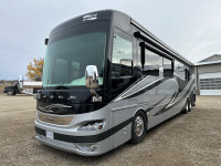 2012 Newmar Essex with stacker toy hauler 