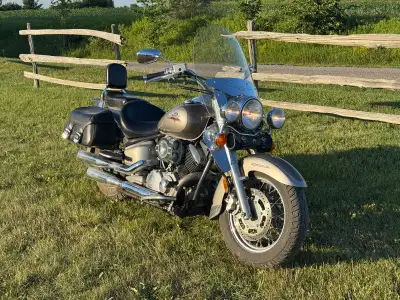 Yamaha 2002 V-Star Classic Motorcycle In great condition. Reliable Yamaha V-Star Classic cruiser fea...