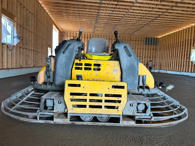 Wacker Neuson 10ft Rider Trowel521682961103605761