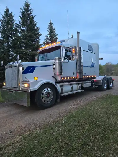 2007 Western Star C15 CAT 13 SPEED 12 FRONT 40 REARS Headache rack Microwave Fresh saftey Call or te...