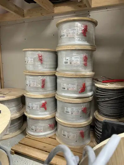 BX wire / 14/3 AC90 copper armoured cable for sale. I have 9 rolls available. Details: BX wire / AC9...